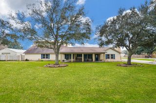 419 Western Acres Drive, El Campo, TX 77437