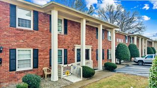 1926 Goldsmith Ln UNIT 75, Louisville, KY 40218