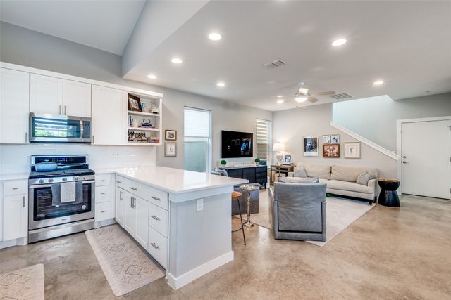 1010 Gallivant Lane, Dallas, TX 75218