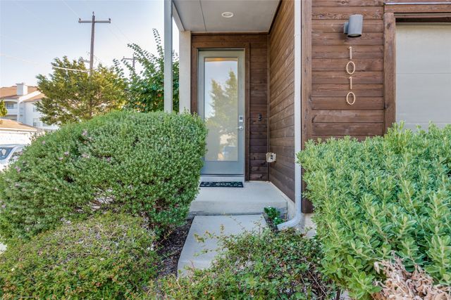 1010 Gallivant Lane, Dallas, TX 75218