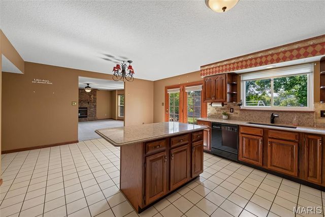 5434 Greenton Way, St Louis, MO 63128