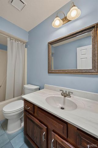 5434 Greenton Way, St Louis, MO 63128