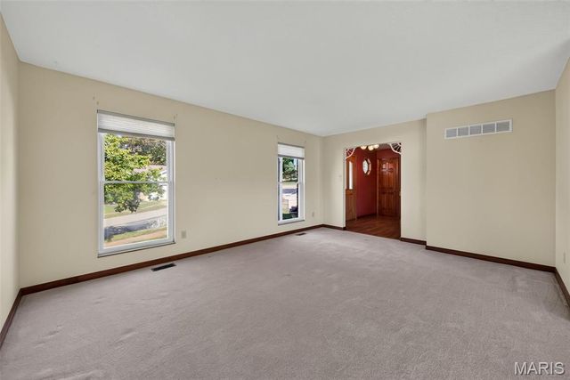 5434 Greenton Way, St Louis, MO 63128