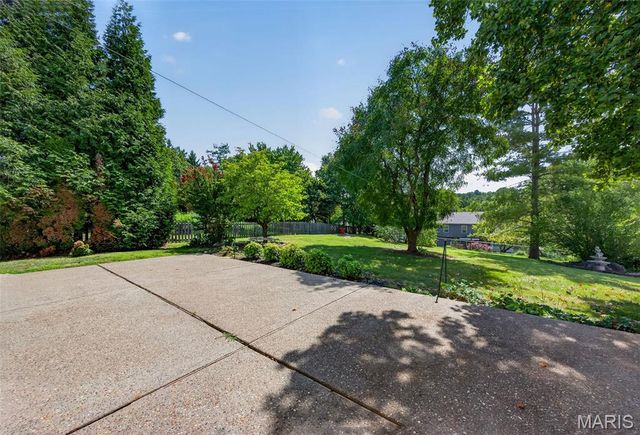 5434 Greenton Way, St Louis, MO 63128