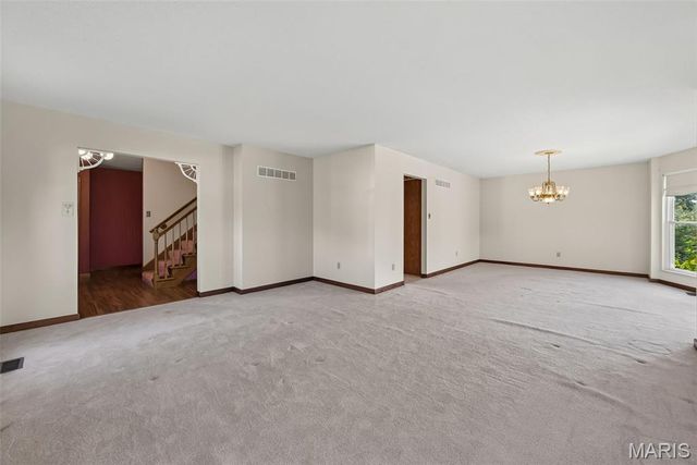 5434 Greenton Way, St Louis, MO 63128