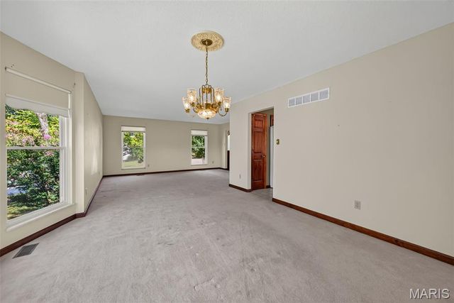 5434 Greenton Way, St Louis, MO 63128