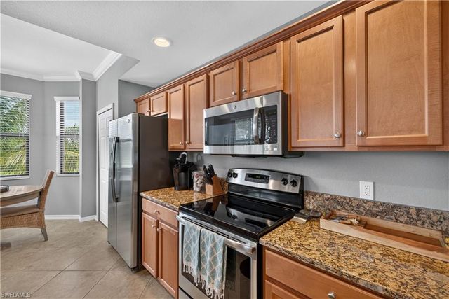 9727 Acqua CT 433, Naples, FL 34113