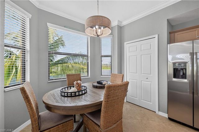 9727 Acqua CT 433, Naples, FL 34113