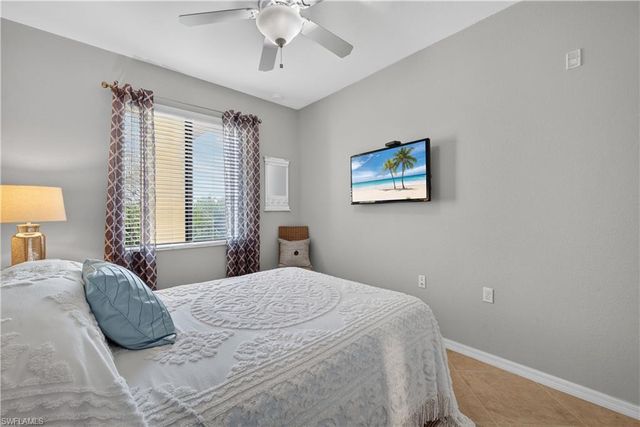9727 Acqua CT 433, Naples, FL 34113
