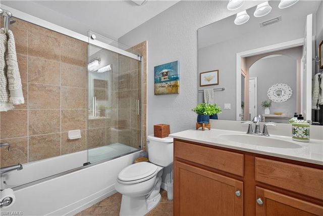 9727 Acqua CT 433, Naples, FL 34113