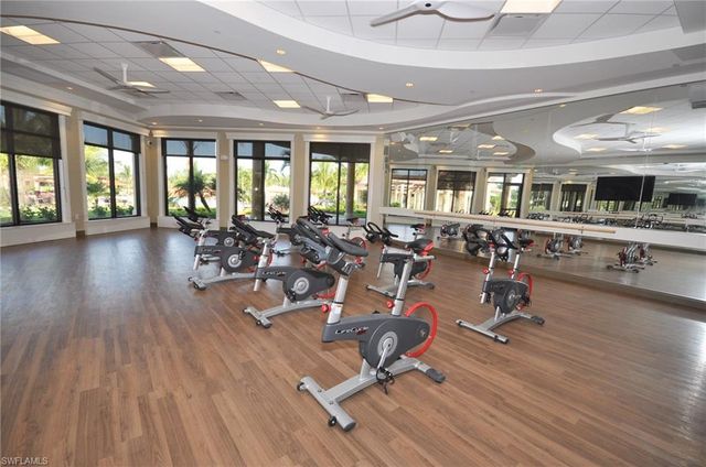 9727 Acqua CT 433, Naples, FL 34113