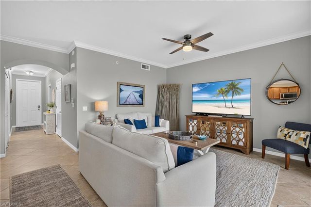 9727 Acqua CT 433, Naples, FL 34113