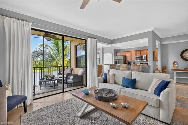 9727 Acqua CT 433, Naples, FL 34113