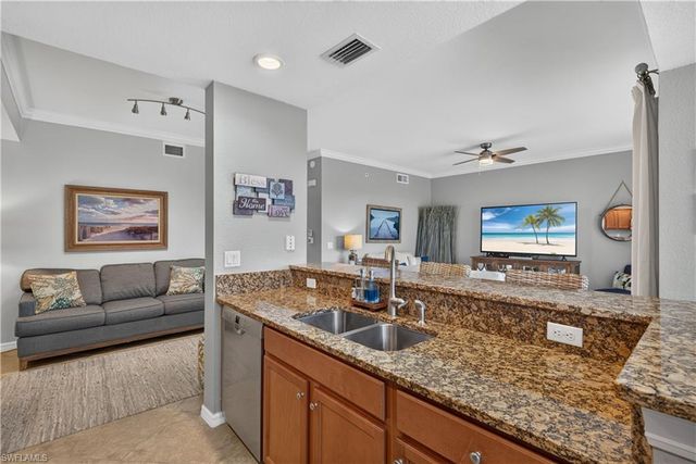 9727 Acqua CT 433, Naples, FL 34113