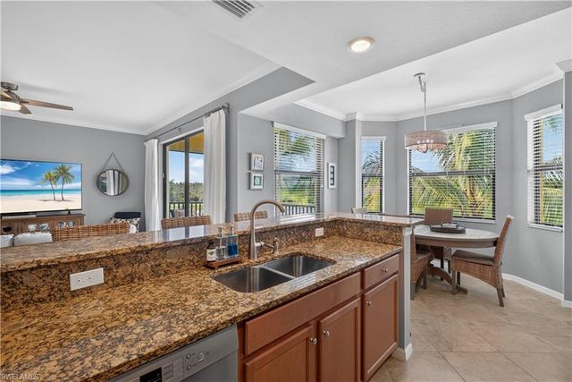 9727 Acqua CT 433, Naples, FL 34113