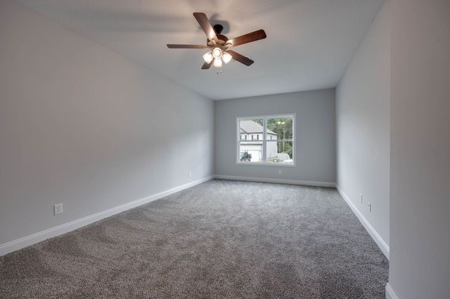 460 Ayden Ln, Clarksville, TN 37042