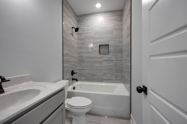 460 Ayden Ln, Clarksville, TN 37042