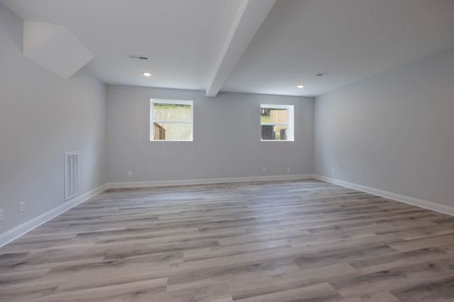 460 Ayden Ln, Clarksville, TN 37042