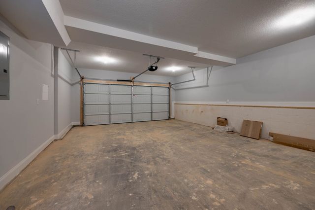 460 Ayden Ln, Clarksville, TN 37042