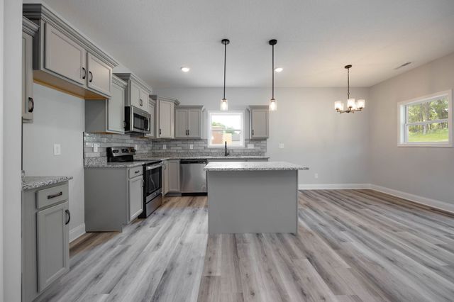 460 Ayden Ln, Clarksville, TN 37042