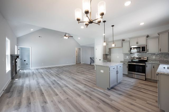 460 Ayden Ln, Clarksville, TN 37042