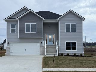 460 Ayden Ln, Clarksville, TN 37042