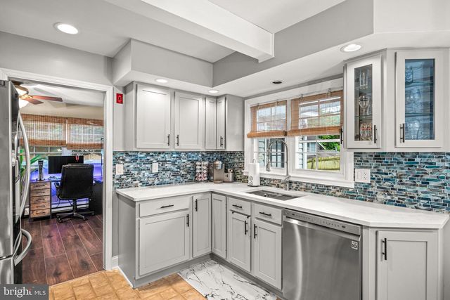 128 TERRACE RD, Levittown, PA 19056