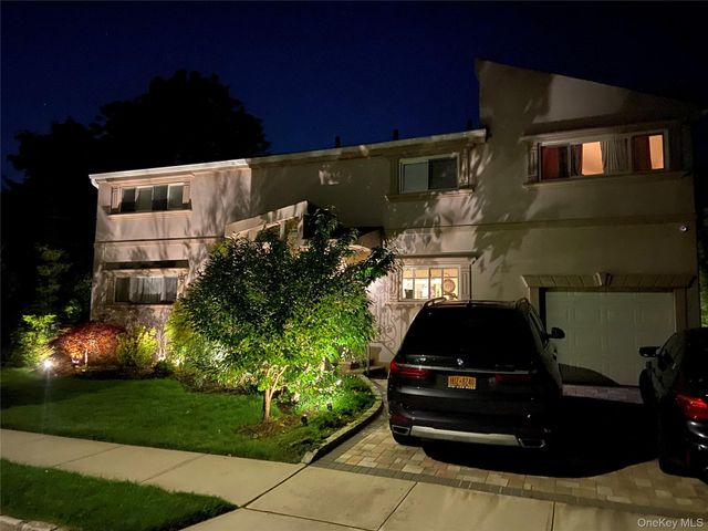 3 Edgewood Place, Great Neck, NY 11024