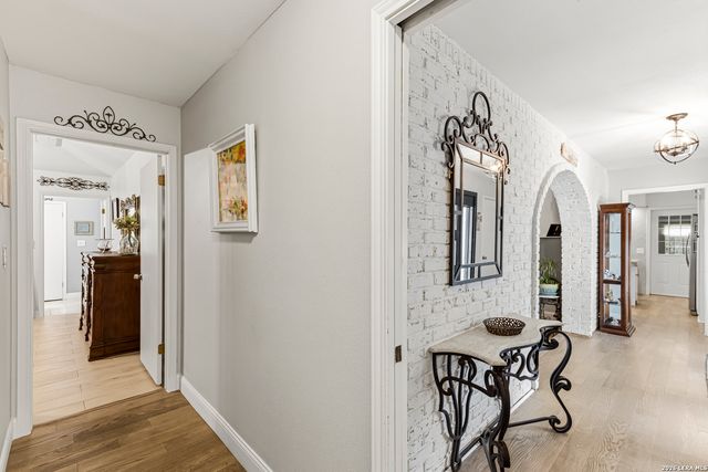 8621 CLASSIC OAKS LN, San Antonio, TX 78255