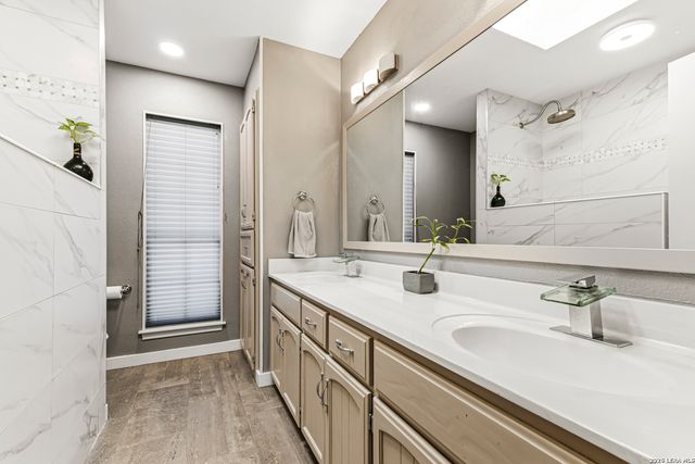 8621 CLASSIC OAKS LN, San Antonio, TX 78255