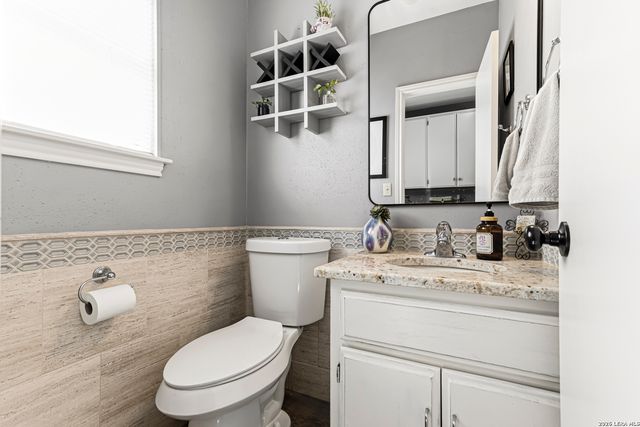8621 CLASSIC OAKS LN, San Antonio, TX 78255