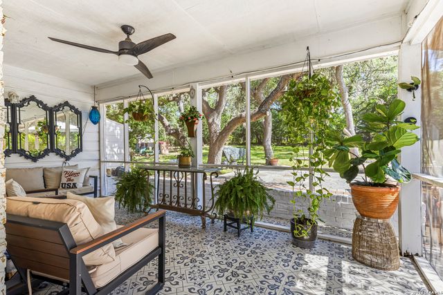 8621 CLASSIC OAKS LN, San Antonio, TX 78255