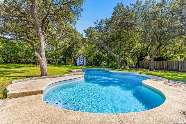 8621 CLASSIC OAKS LN, San Antonio, TX 78255