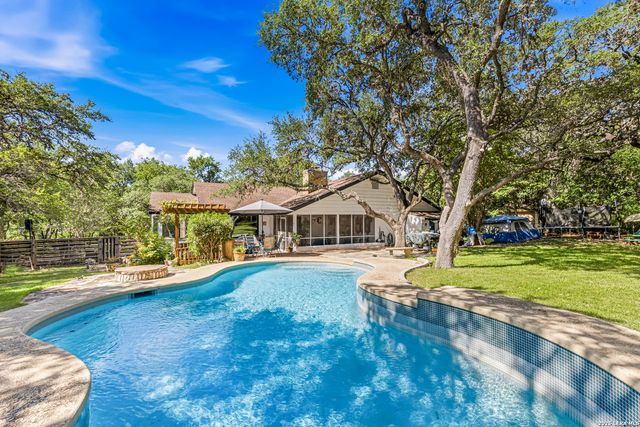 8621 CLASSIC OAKS LN, San Antonio, TX 78255