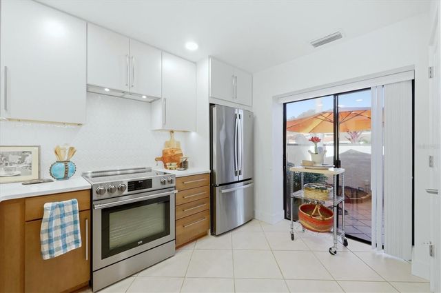 5312 HUNTINGWOOD COURT 39, Sarasota, FL 34235