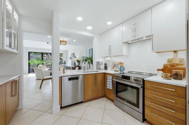 5312 HUNTINGWOOD COURT 39, Sarasota, FL 34235