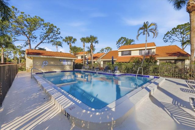 5312 HUNTINGWOOD COURT 39, Sarasota, FL 34235