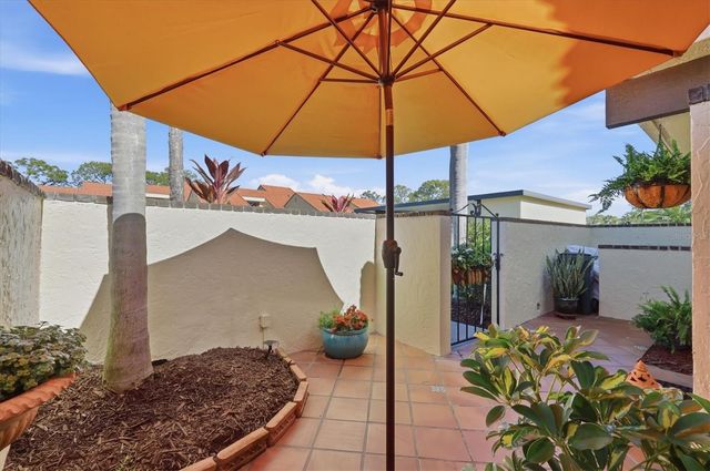 5312 HUNTINGWOOD COURT 39, Sarasota, FL 34235