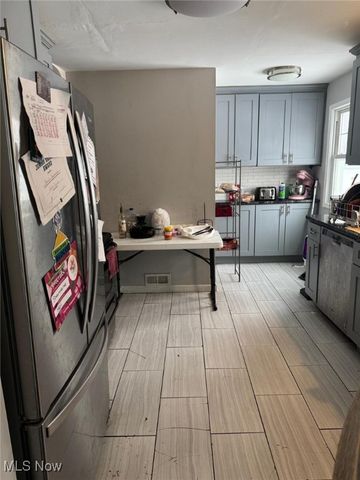 5164 Edenhurst Road, Lyndhurst, OH 44124