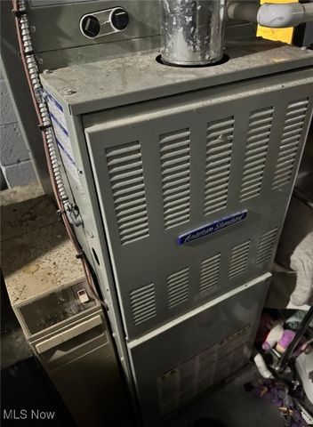 5164 Edenhurst Road, Lyndhurst, OH 44124