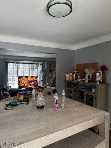 5164 Edenhurst Road, Lyndhurst, OH 44124