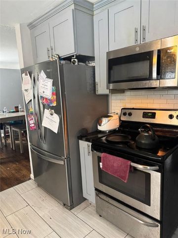 5164 Edenhurst Road, Lyndhurst, OH 44124