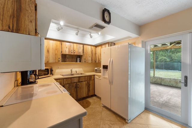 8756 SE Sunset Drive, Hobe Sound, FL 33455