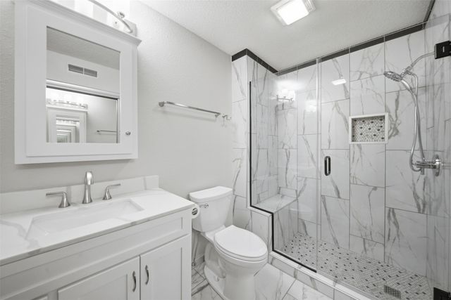 2153 NW 159th Street 56, Clive, IA 50325