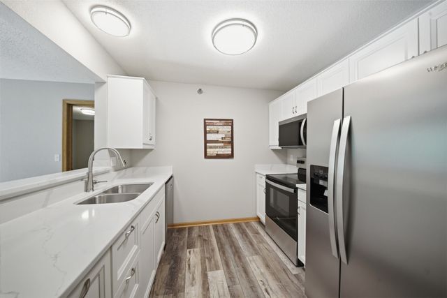 2153 NW 159th Street 56, Clive, IA 50325
