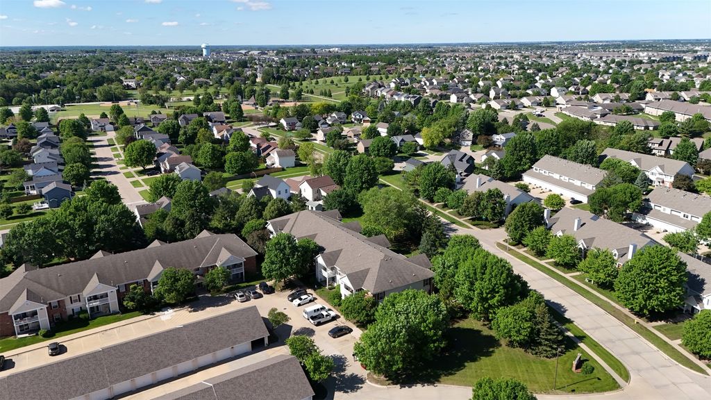 2153 NW 159th Street 56, Clive, IA 50325