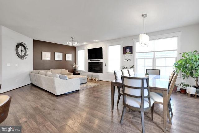 17904 RIDGEWOOD PL, Round Hill, VA 20141