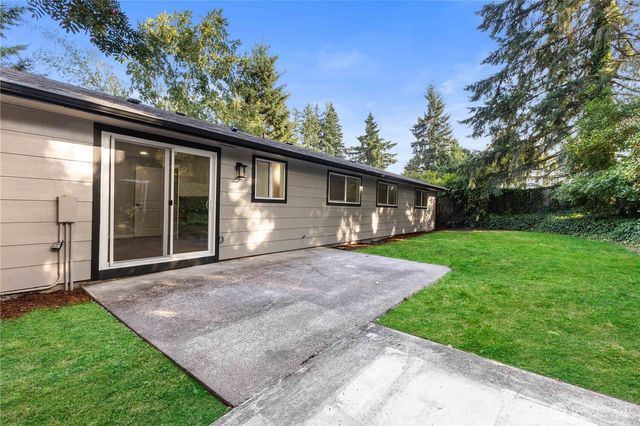 11028 83rd Avenue E, Puyallup, WA 98373