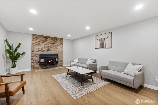 11028 83rd Avenue E, Puyallup, WA 98373