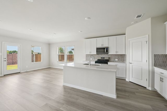 4012 Joe Pool Drive, Farmersville, TX 75442